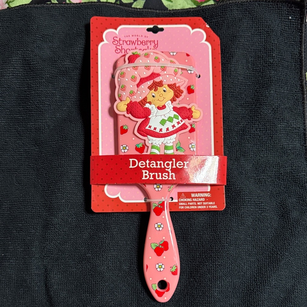 Strawberry Shortcake Pink Detangler Brush